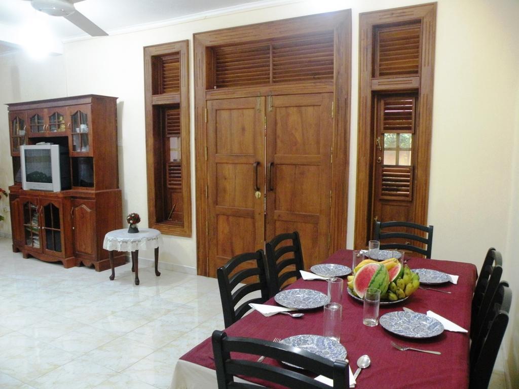 Henderson Airport Residence Negombo Exterior photo