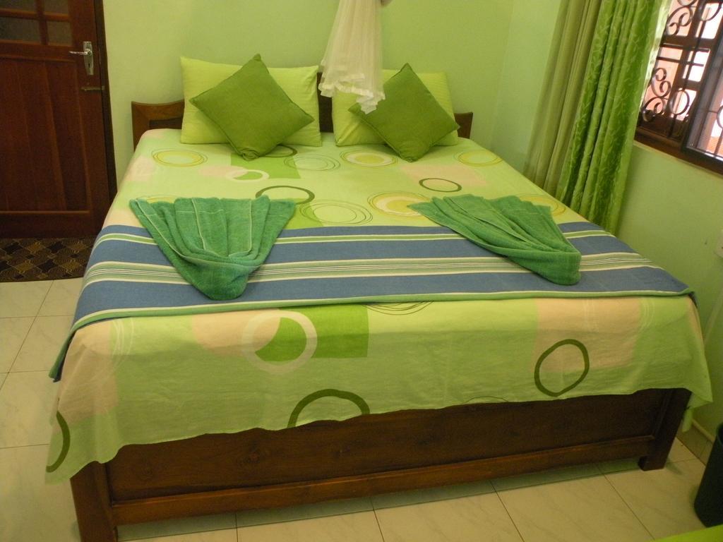 Henderson Airport Residence Negombo Exterior photo