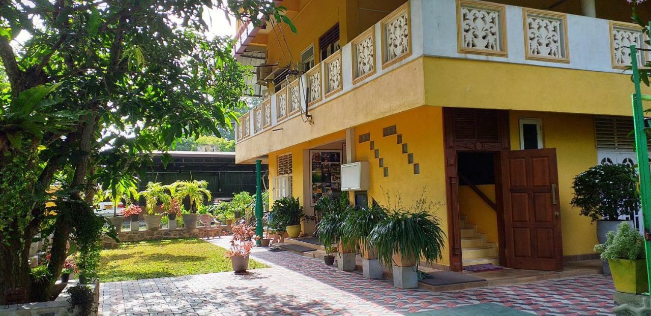 Henderson Airport Residence Negombo Exterior photo